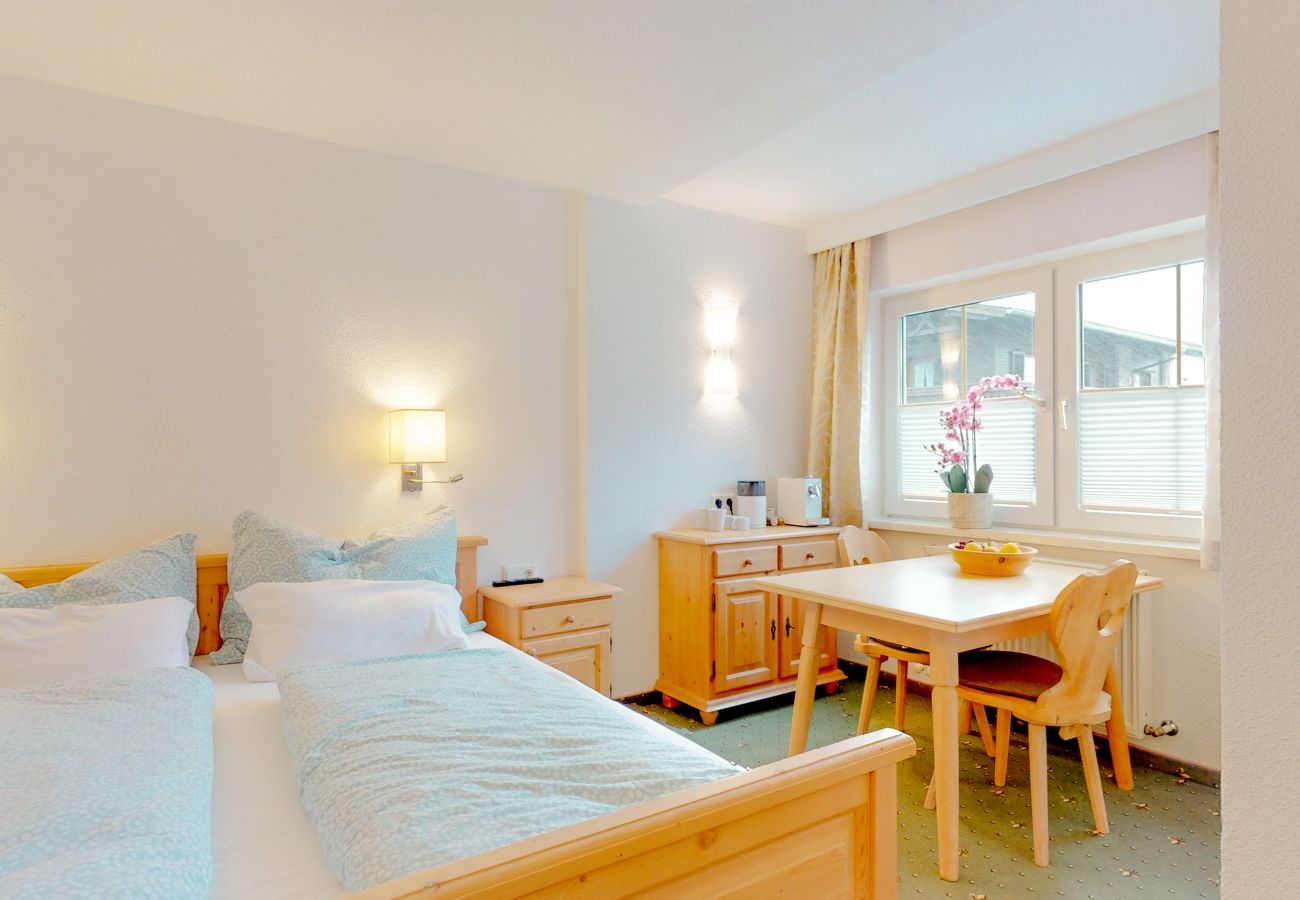 Affitto per camere a Längenfeld - Double-Bedroom Enzian